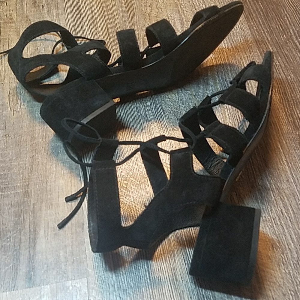 FRYE  Size 10 Gladiator Sandal Black Leather Lace up Short heel - Picture 2 of 16